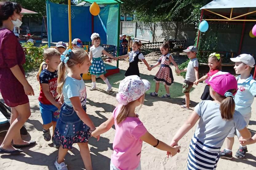 Вы сейчас просматриваете «День знаний» и «День памяти» в «Детском саду «Лучик»