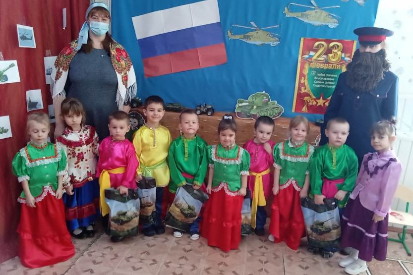 Подробнее о статье Спортивно-музыкальное развлечение  «Казаки на страже Родины»-2022 год
