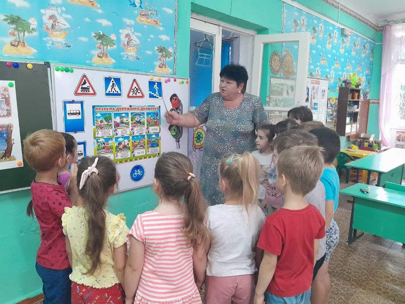 Подробнее о статье Беседа «Дорожные знаки наши друзья»