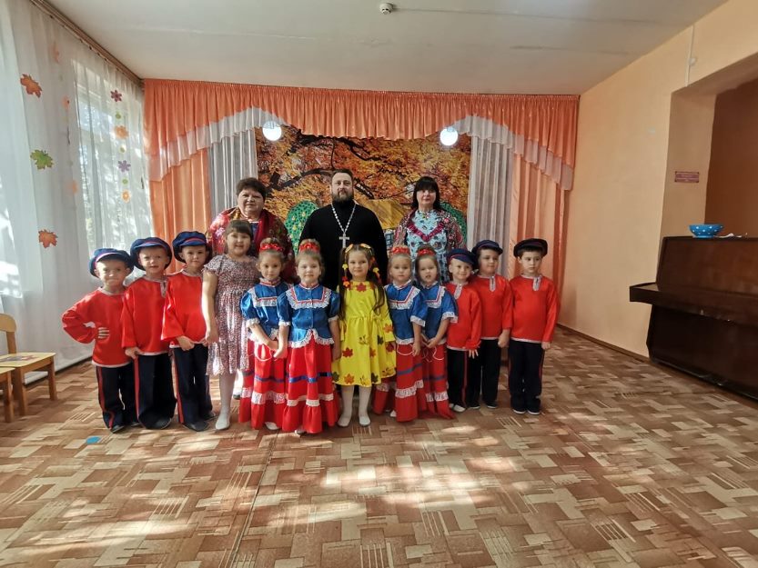 Подробнее о статье Праздник «Покров Пресвятой Богородицы»