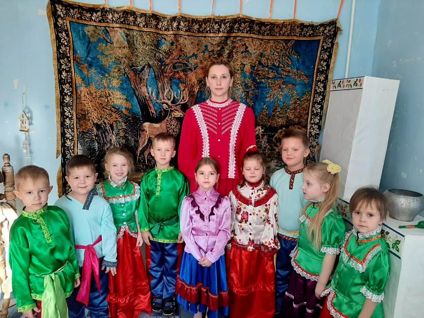Вы сейчас просматриваете Открытая НОД в средней группе «Гость на гость – хозяйке радость»