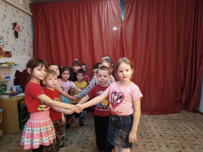 Подробнее о статье Светофор Светофорыч в гостях у ребят