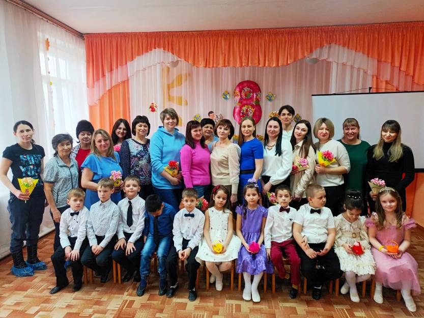 Подробнее о статье «Сегодня праздник наших мам» в группе «Звёздочки»