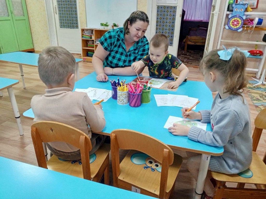 Вы сейчас просматриваете Работает кружок «Разноцветные бусинки»