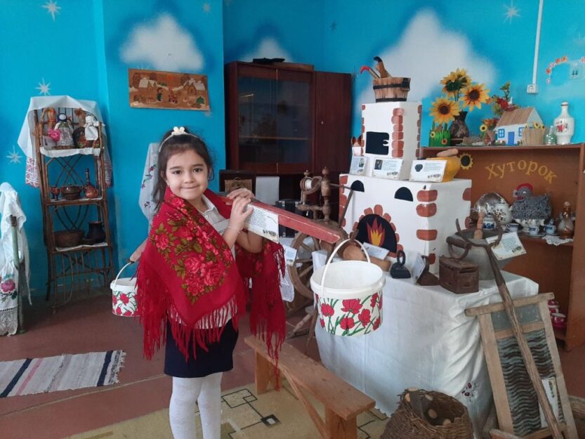 Подробнее о статье Экскурсия по мини-музею «Казачок» для дошкольников