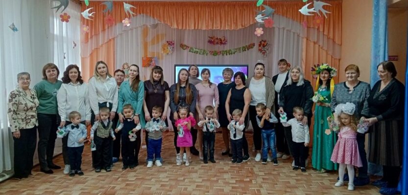 Подробнее о статье Утренник «Весеннее настроение» в группе «Яблонька»