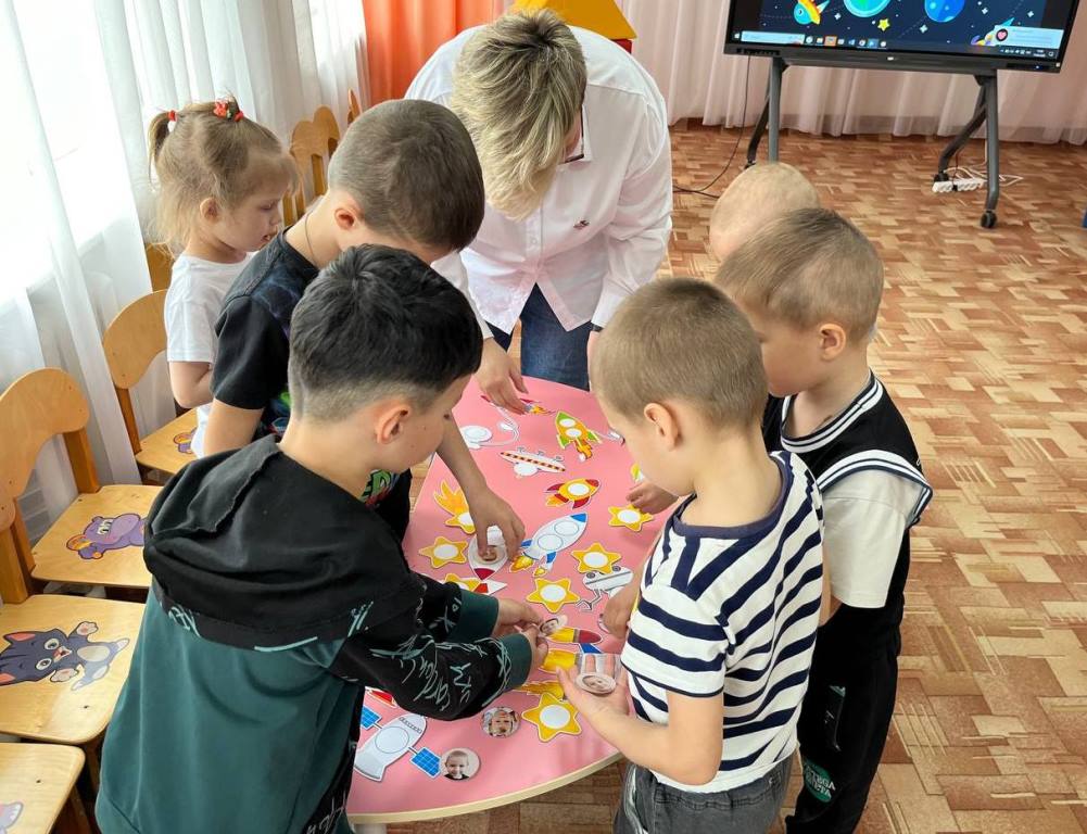 Межгалактическое путешествие юных космонавтов
