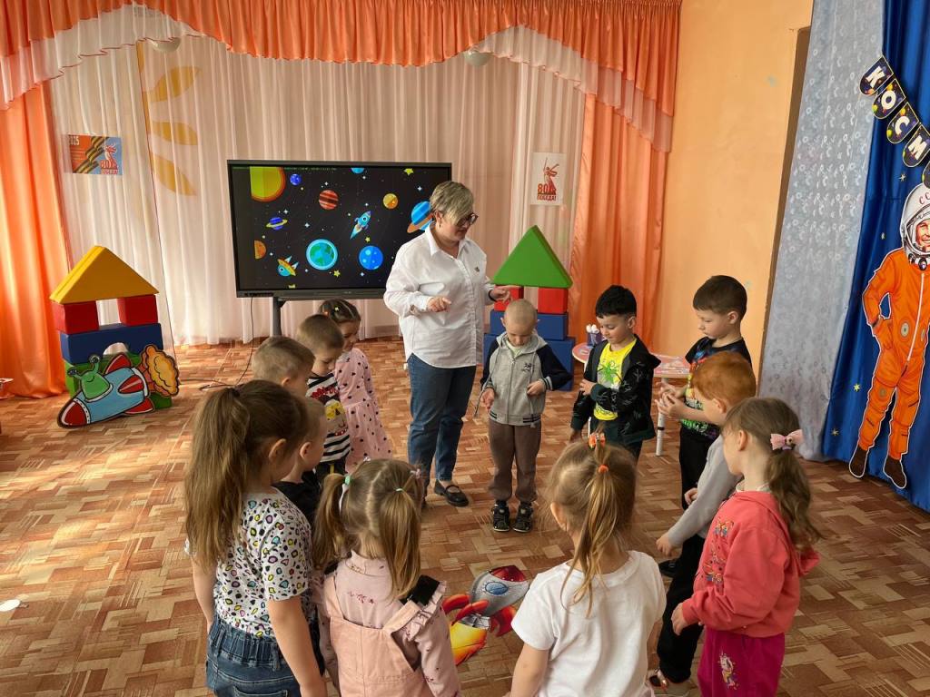 Межгалактическое путешествие юных космонавтов