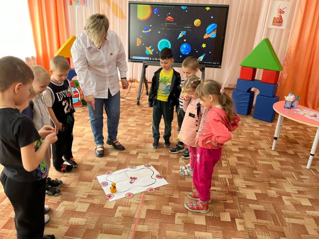Межгалактическое путешествие юных космонавтов