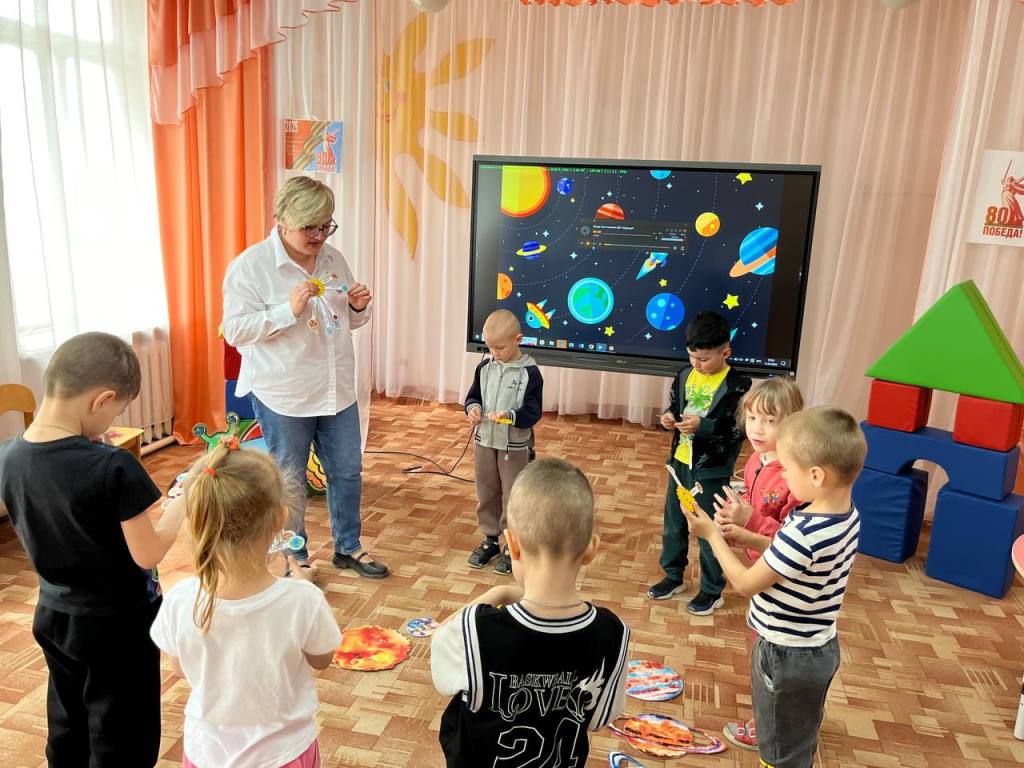 Межгалактическое путешествие юных космонавтов