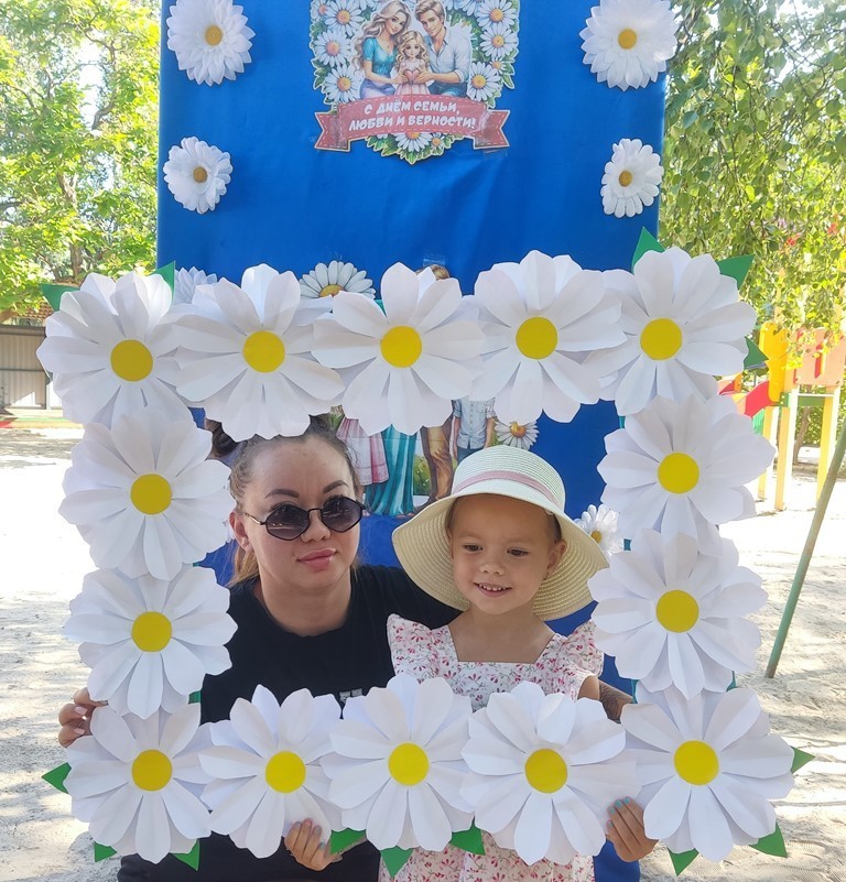 Подробнее о статье Акция «Я подарю тебе ромашку»